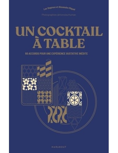 Un cocktail à table